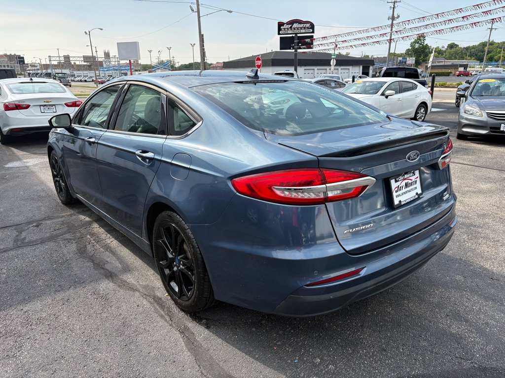 Used 2019 Ford Fusion SE w/ Equipment Group 151A FWD image 5