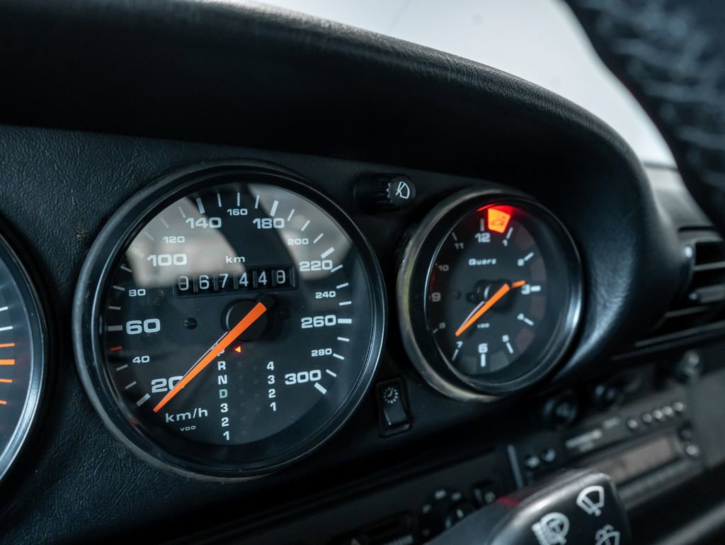 Used 1997 Porsche 911 Carrera RWD image 16