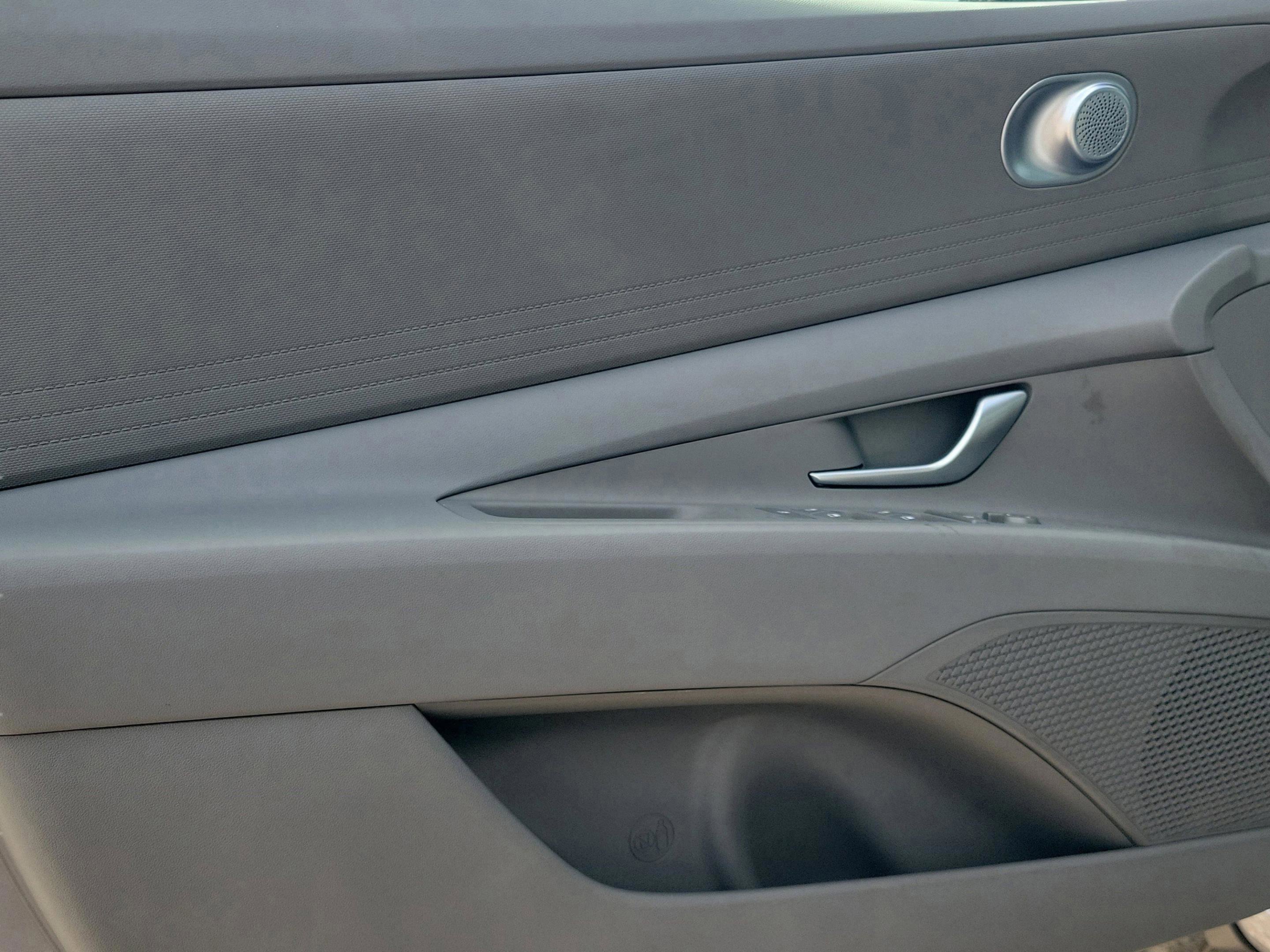 New 2026 Hyundai Elantra SE image 13