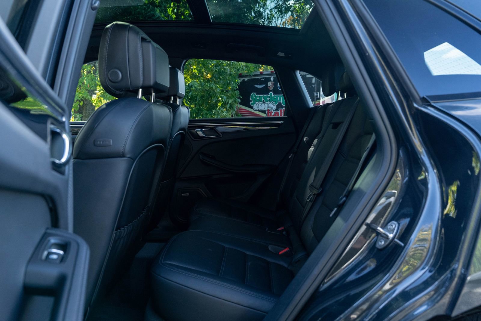 Certified 2025 Porsche Macan image 35