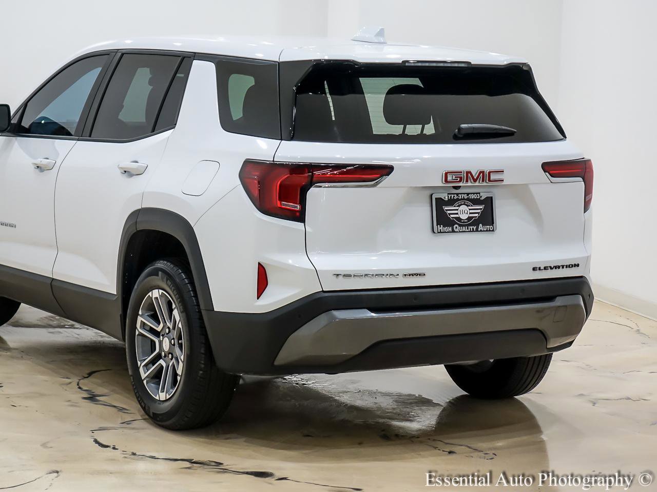 Used 2025 GMC Terrain Elevation image 8