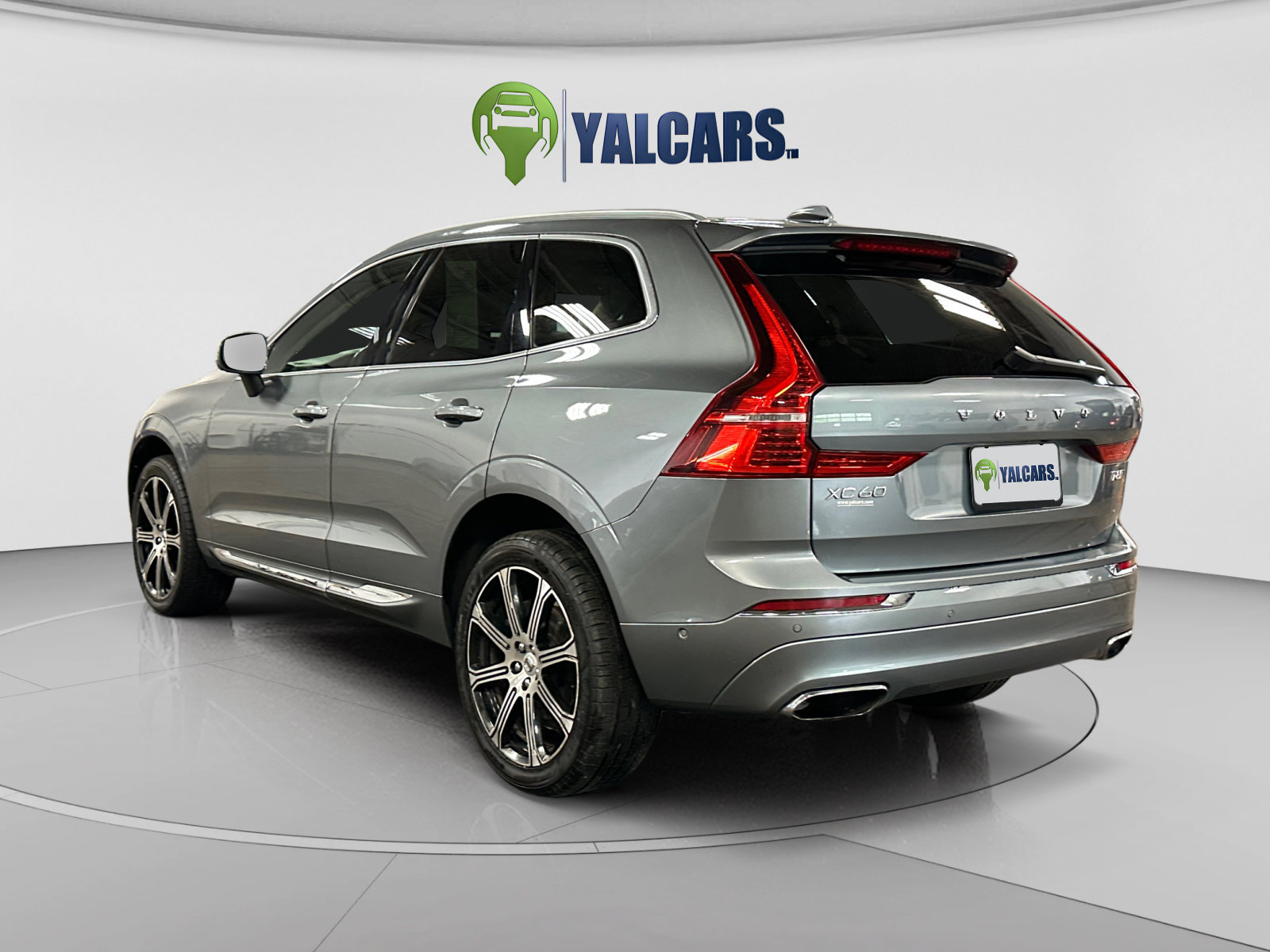 Used 2018 Volvo XC60 T6 Inscription w/ Luxury Seat Package AWD/4WD image 3