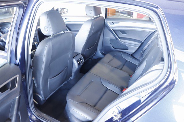 Used 2016 Volkswagen e-Golf SEL Premium image 20