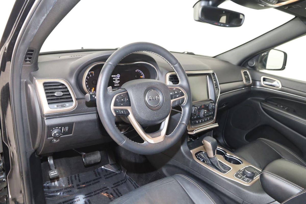 Used 2017 Jeep Grand Cherokee Limited AWD/4WD image 26