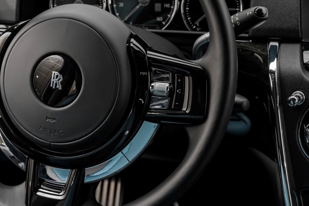 Used 2022 Rolls-Royce Cullinan w/ Cullinan Package image 14