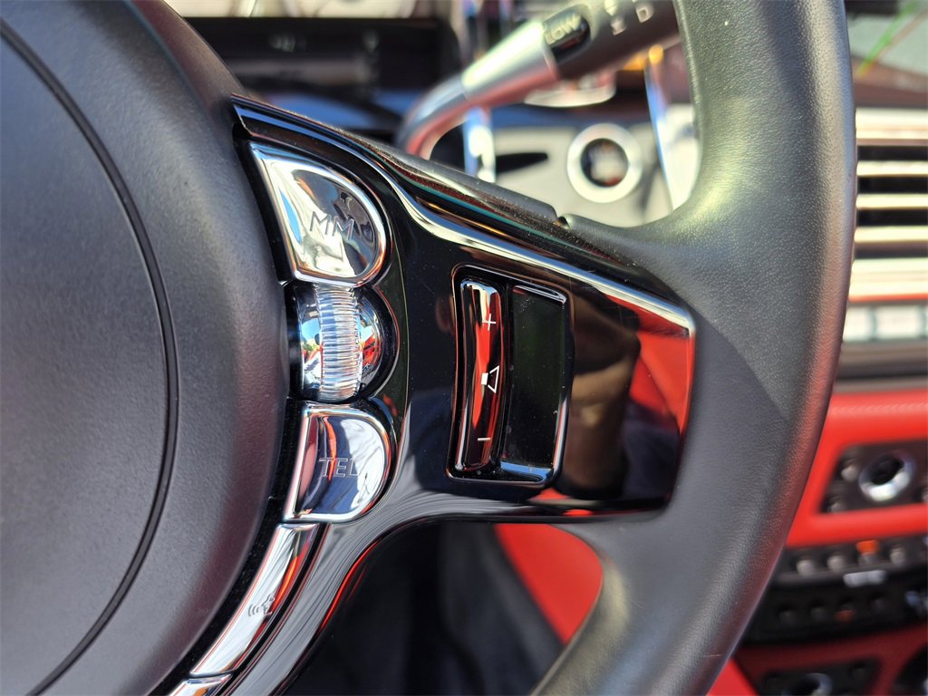 Used 2020 Rolls-Royce Dawn image 23