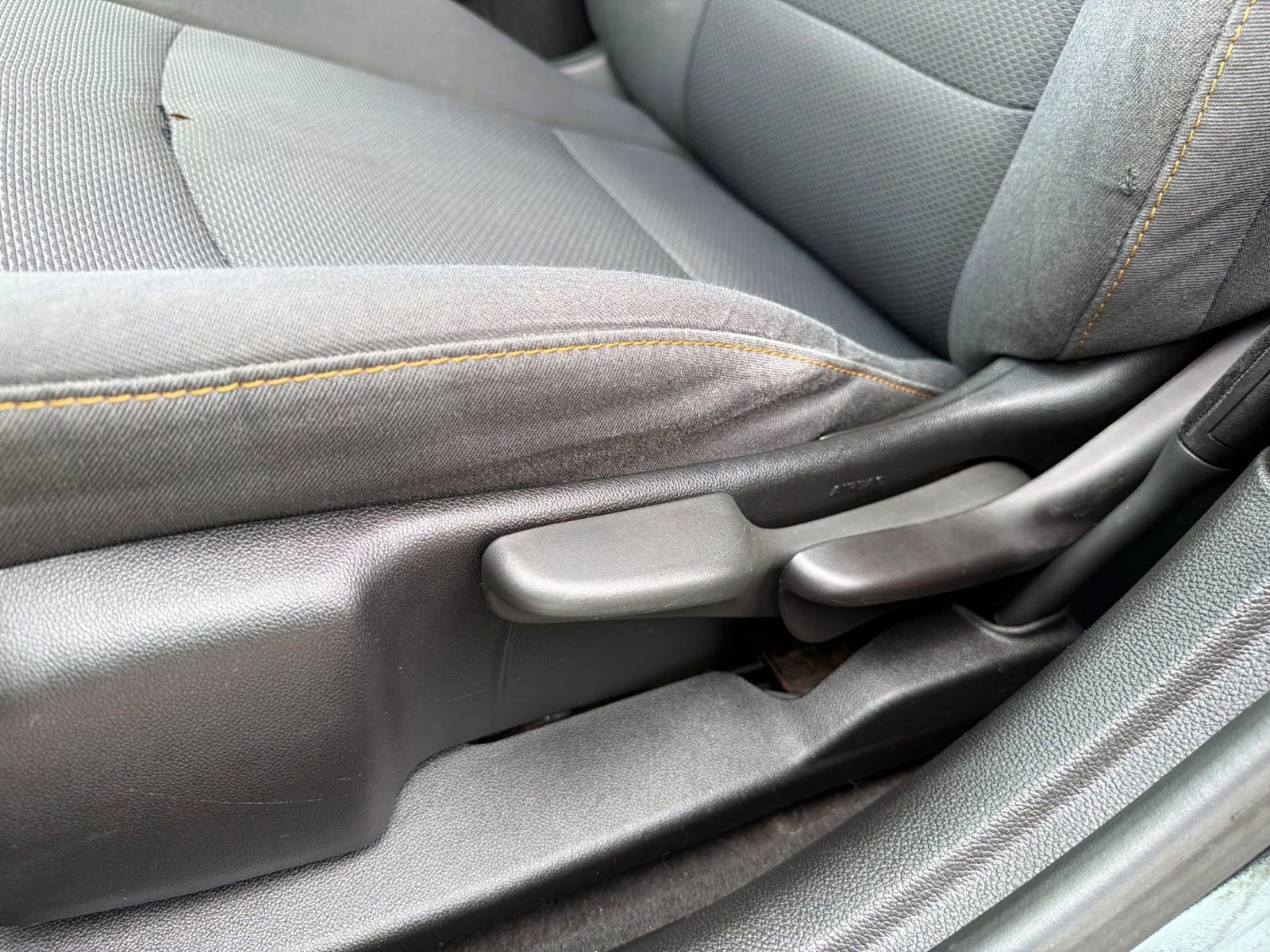 Used 2019 Chevrolet Cruze LS FWD image 13