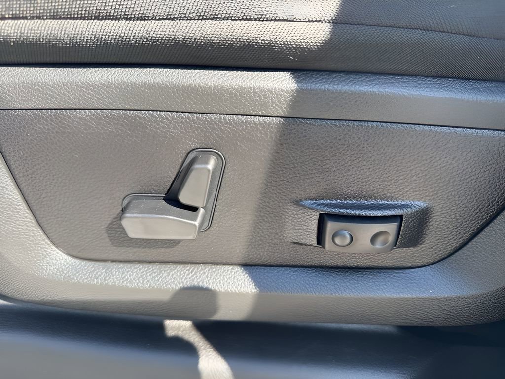 Used 2025 RAM 2500 Big Horn image 10