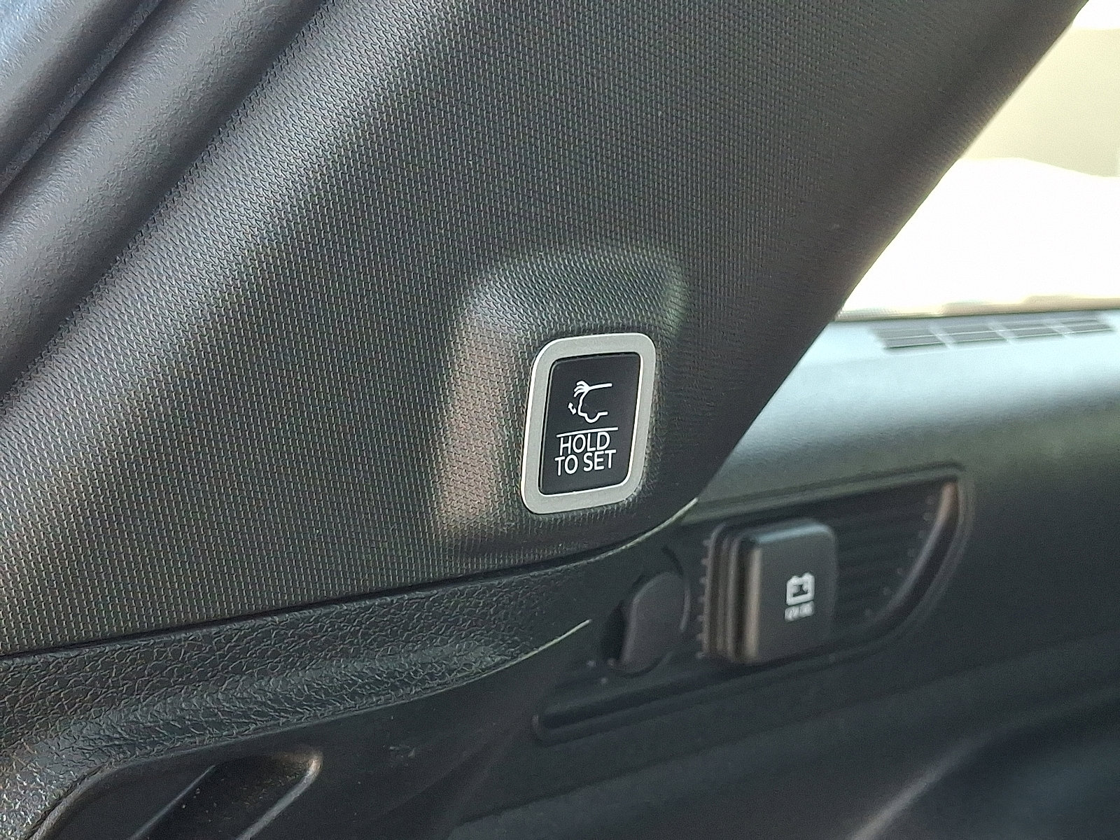 Used 2023 Jeep Grand Cherokee Altitude AWD/4WD image 30