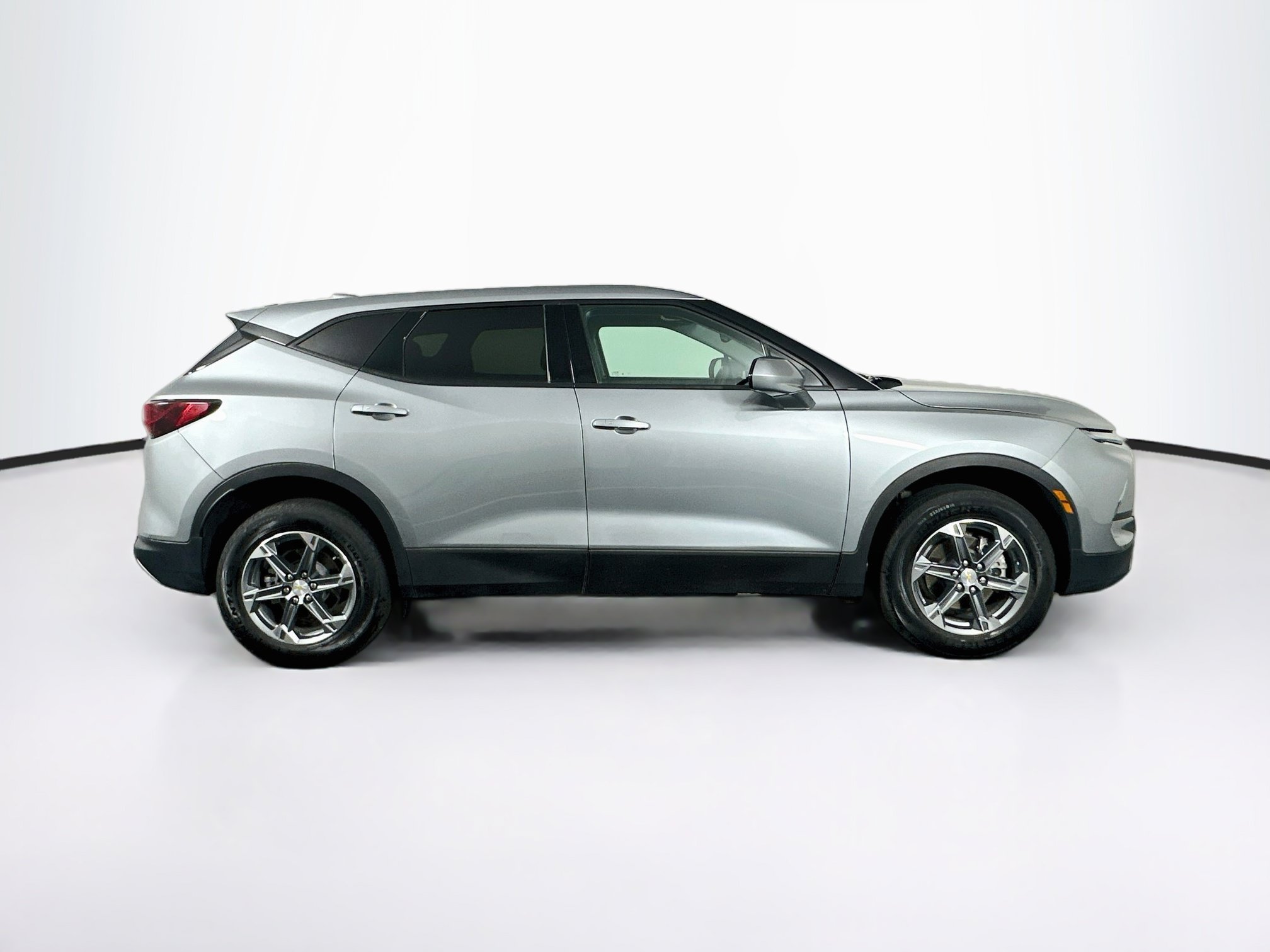 Used 2025 Chevrolet Blazer LT FWD image 10