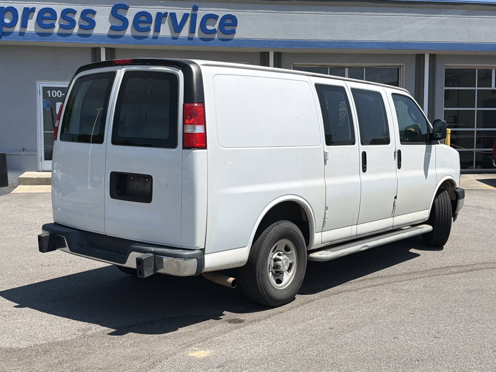 Used 2019 Chevrolet Express 2500 w/ Driver Convenience Package RWD image 12