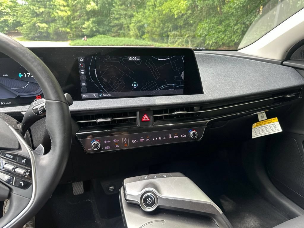 Used 2024 Kia EV6 Light AWD/4WD image 11
