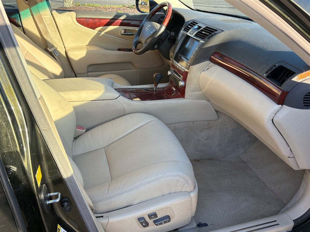 Used 2011 Lexus LS 460 w/ Comfort Pkg RWD image 14