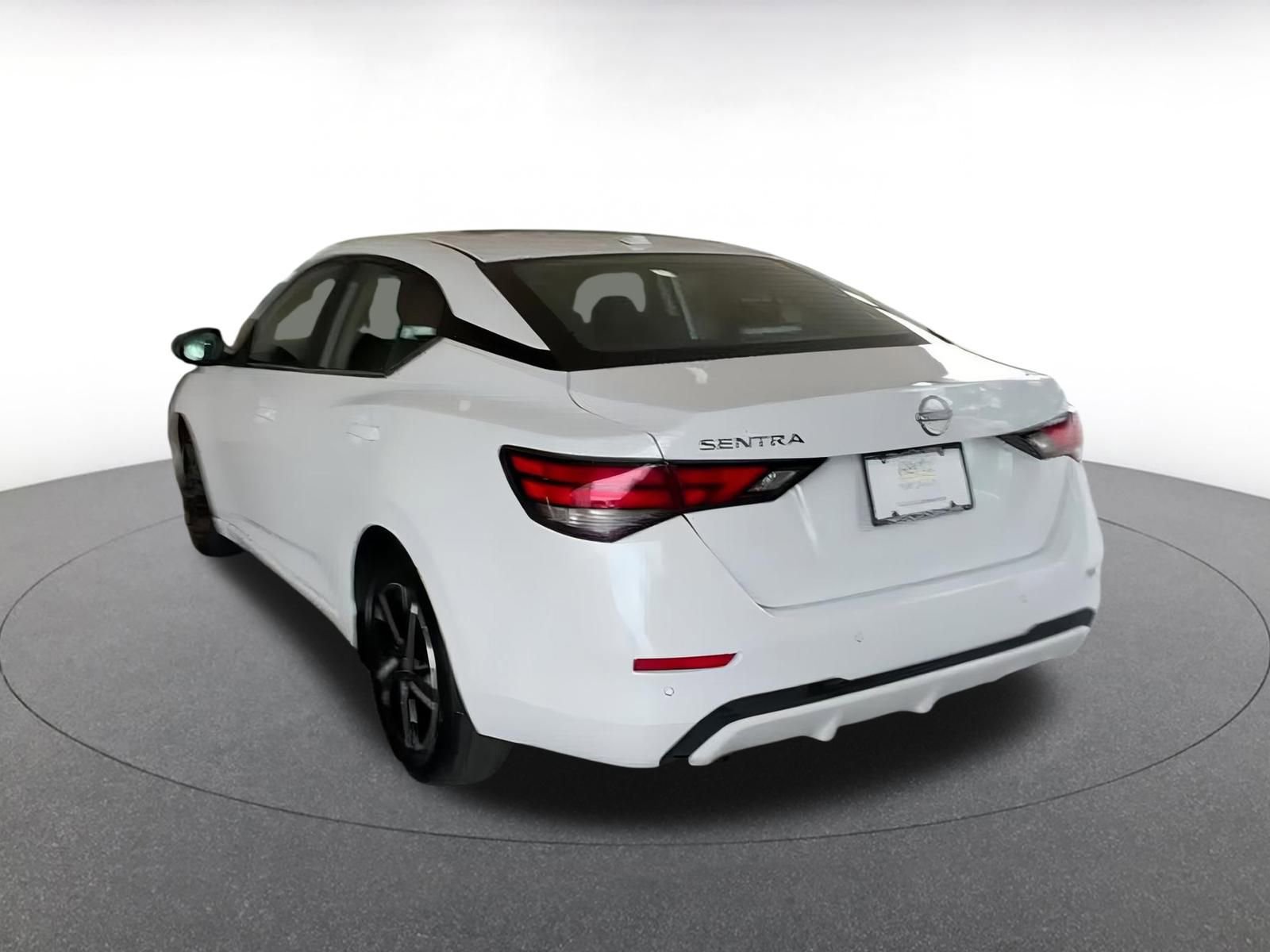 Used 2025 Nissan Sentra SV image 10