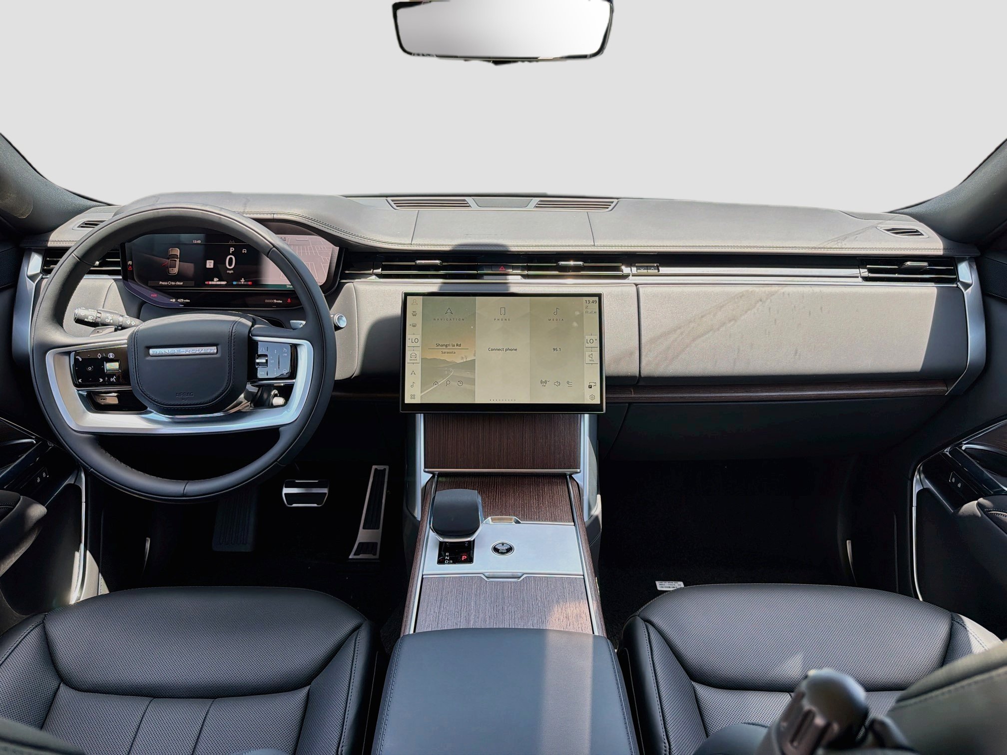 New 2026 Land Rover Range Rover Long Wheelbase SE AWD/4WD image 17