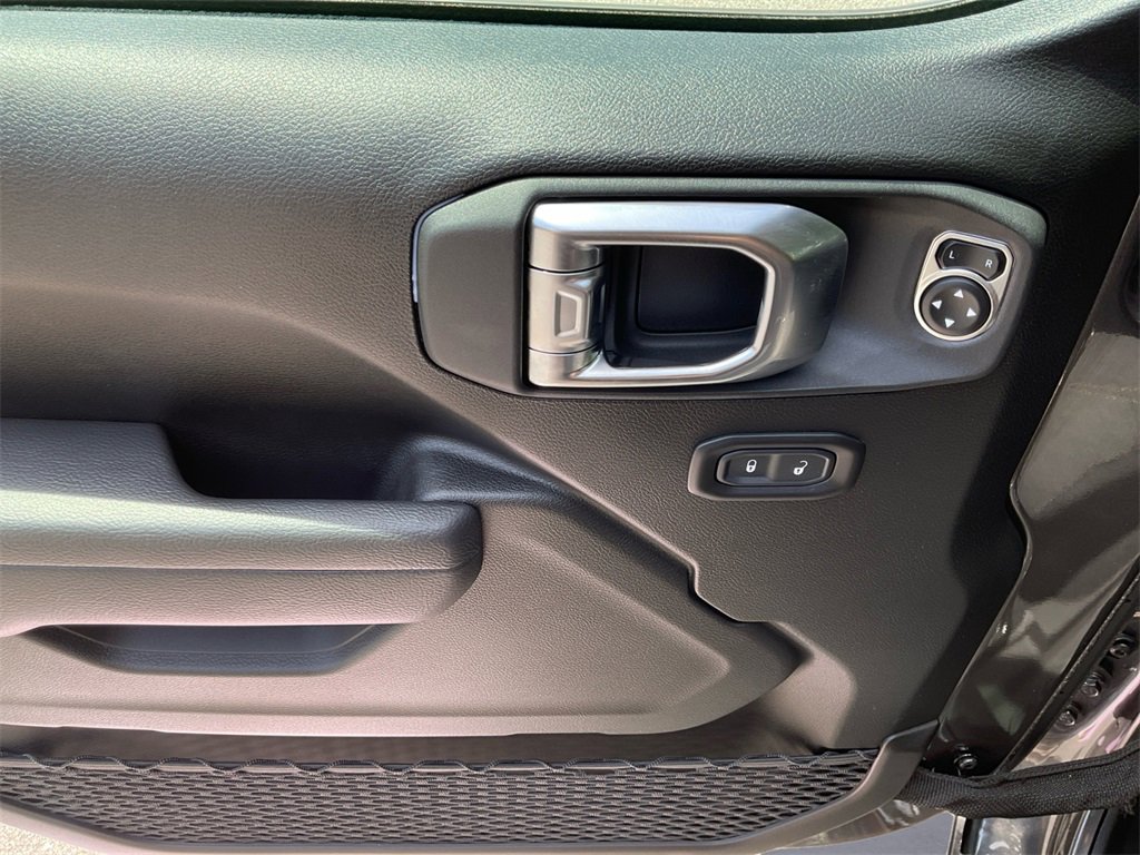 New 2025 Jeep Gladiator Sport image 8