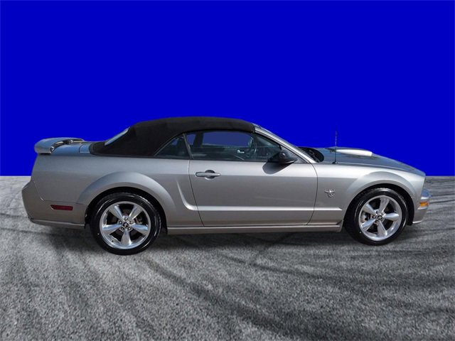 Used 2009 Ford Mustang GT image 3