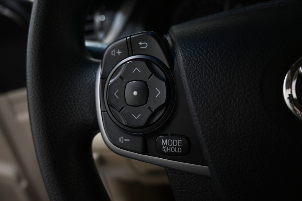 Used 2014 Toyota Camry LE FWD image 12