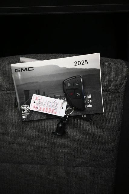 Used 2025 GMC Terrain Elevation AWD/4WD image 10