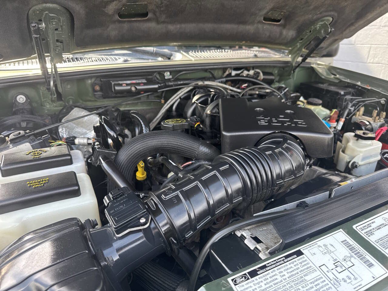 Used 2001 Ford Explorer Sport Trac 4x4 image 11