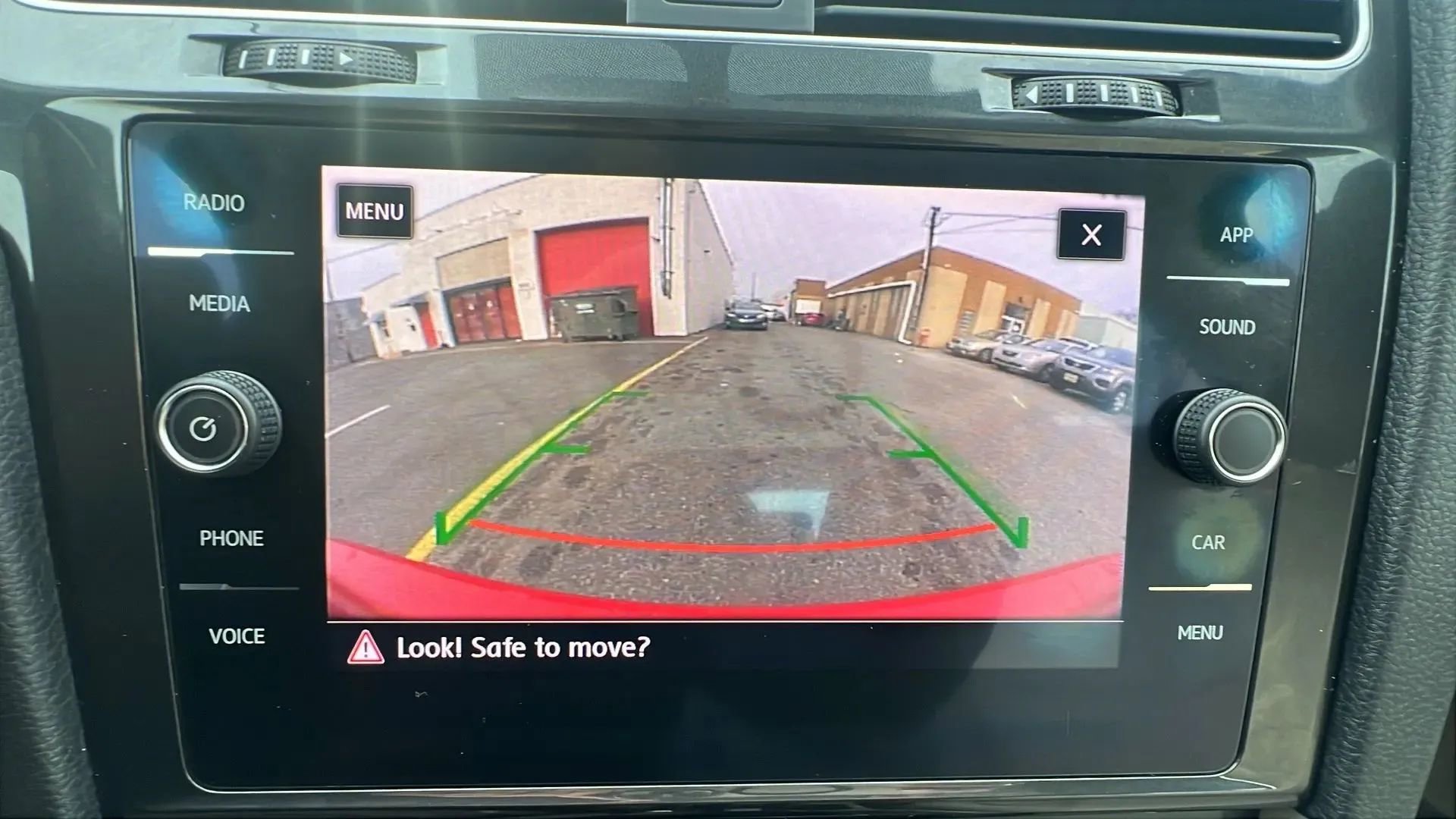 Used 2019 Volkswagen Golf SE image 21