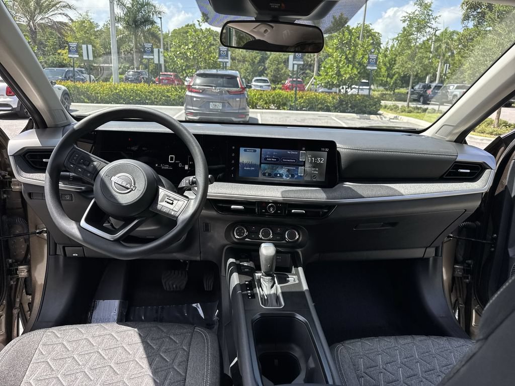 Used 2025 Nissan Kicks SV FWD image 36