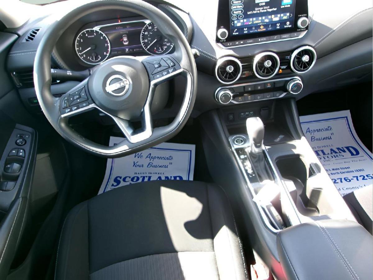Used 2024 Nissan Sentra SV FWD image 11