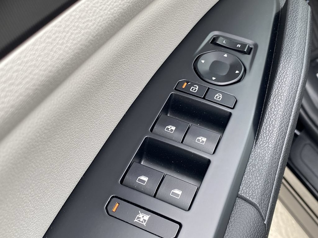 New 2026 Kia Sportage EX FWD image 11