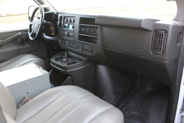 Used 2020 Chevrolet Express 3500 Extended w/ Driver Convenience Package RWD image 20