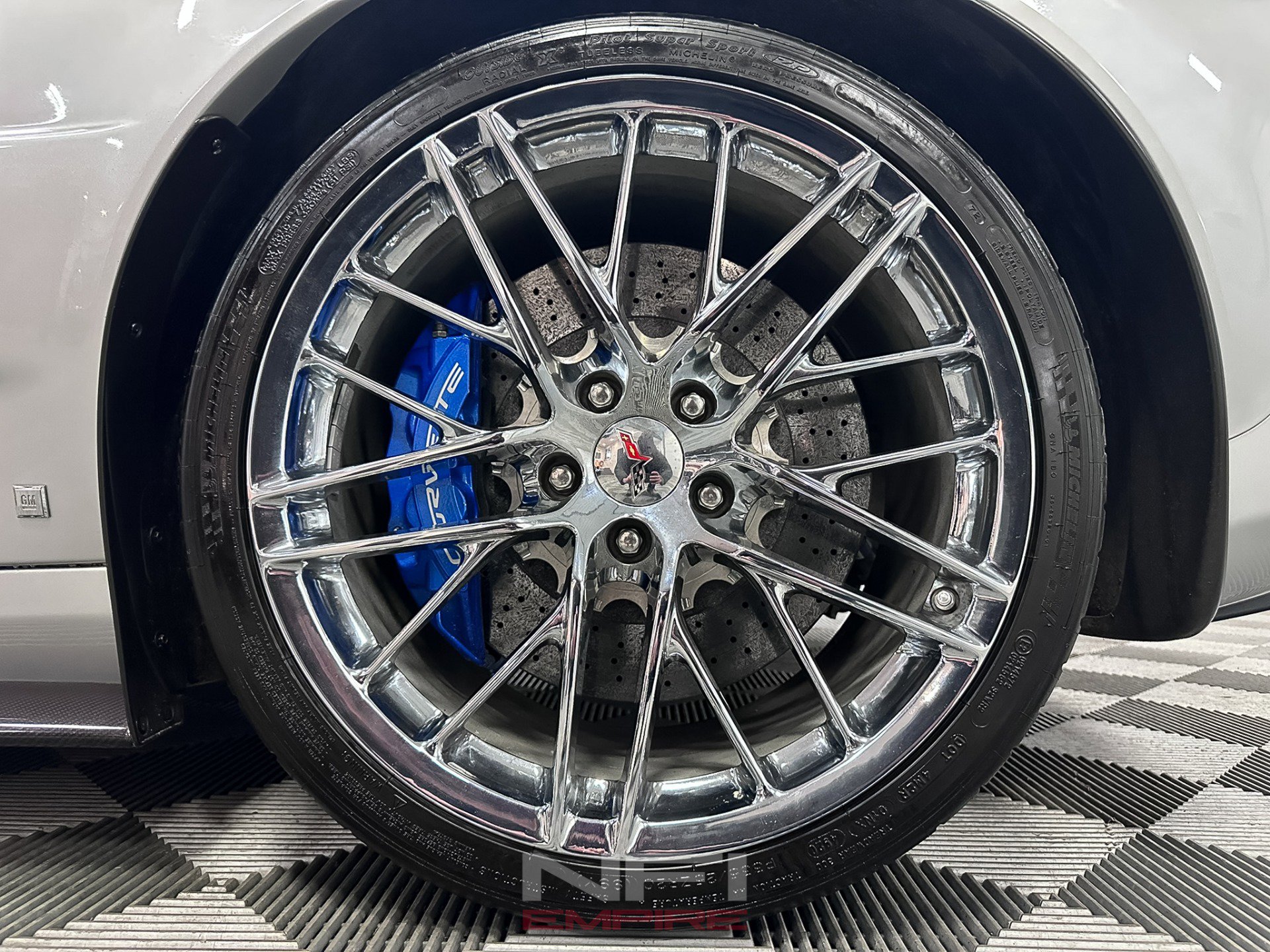 Used 2009 Chevrolet Corvette ZR1 w/ Preferred Equipment Group RWD image 22