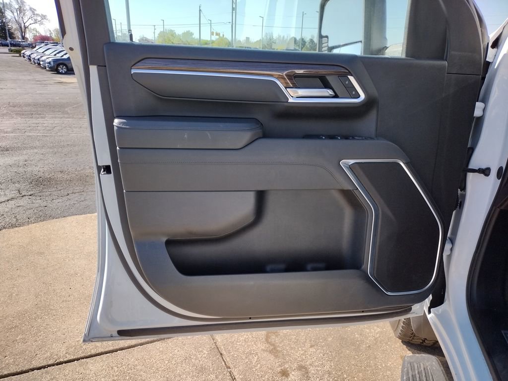 Used 2025 Chevrolet Silverado 2500 LT w/ Convenience Package AWD/4WD image 27