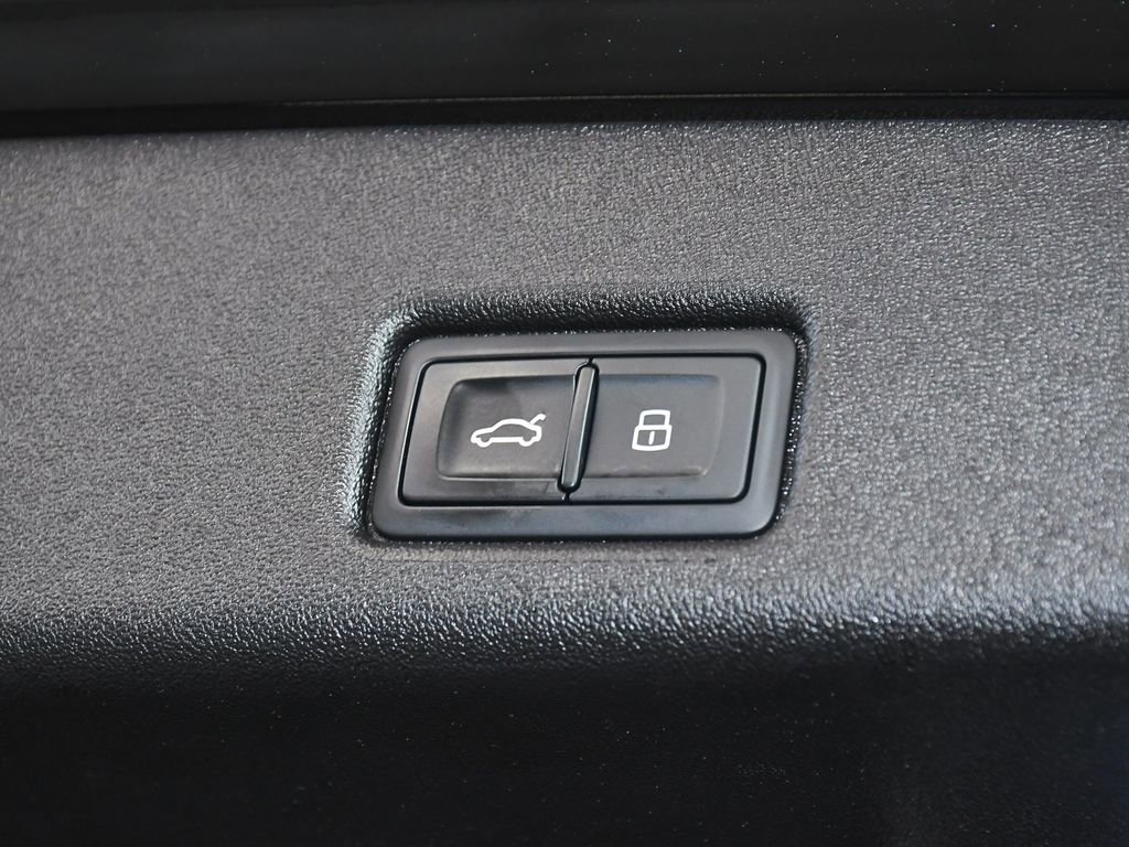 Used 2025 Audi SQ5 Premium Plus w/ Premium Plus Package AWD/4WD image 73