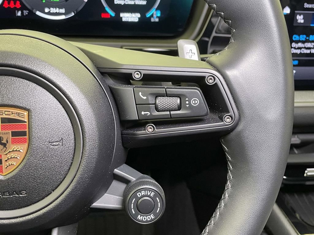 Used 2025 Porsche Cayenne S image 42