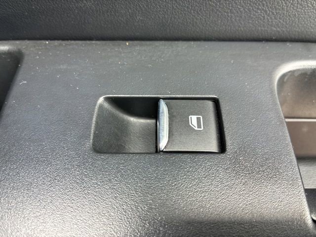 Used 2020 Ford Explorer Platinum w/ Premium Technology Package AWD/4WD image 30