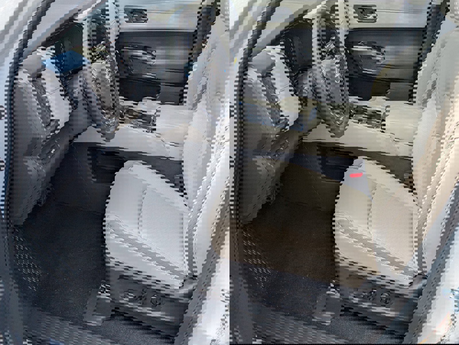 New 2026 Nissan Pathfinder SL image 4