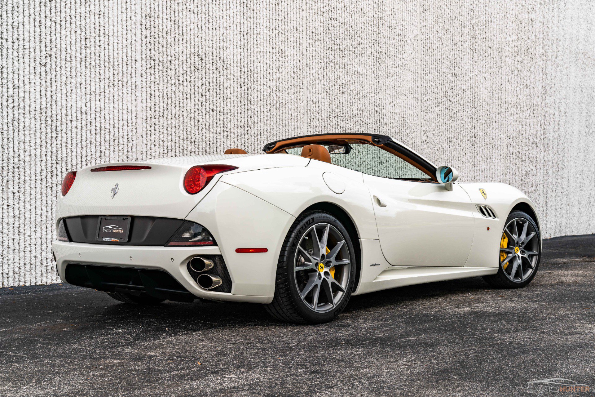 Used 2011 Ferrari California RWD image 4