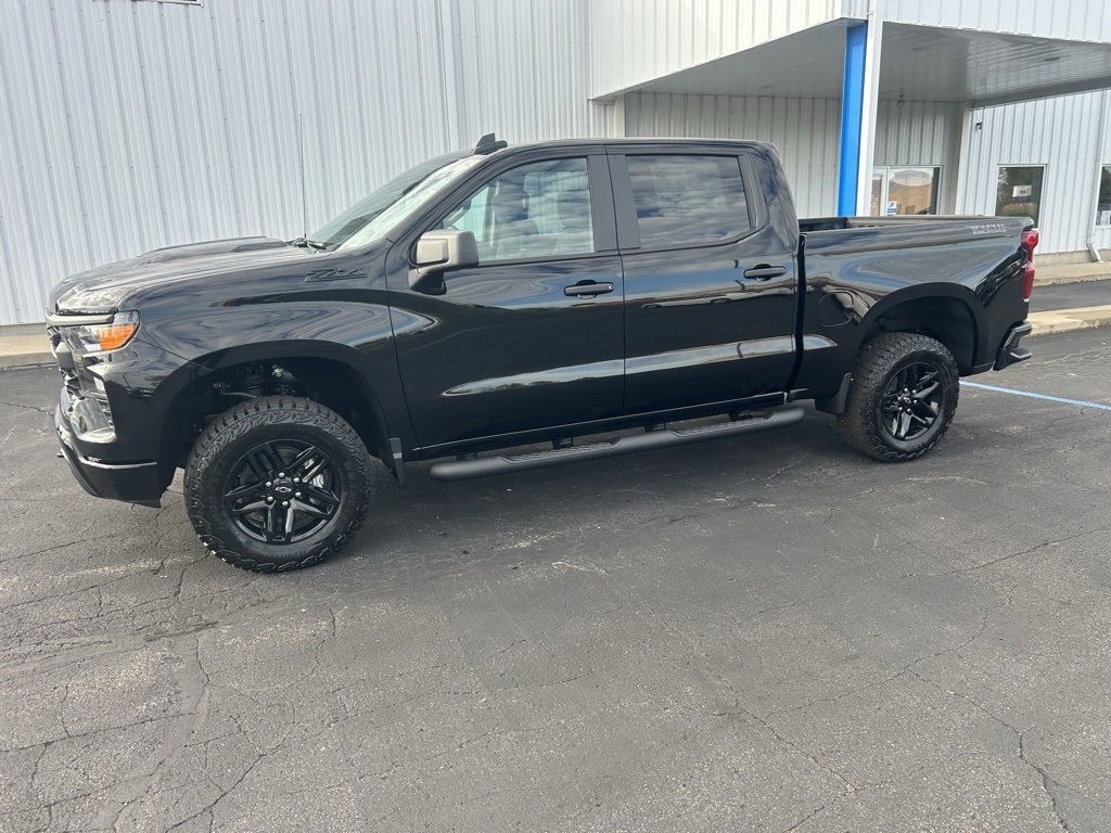 New 2026 Chevrolet Silverado 1500 Custom Trail Boss w/ Midnight Edition image 4