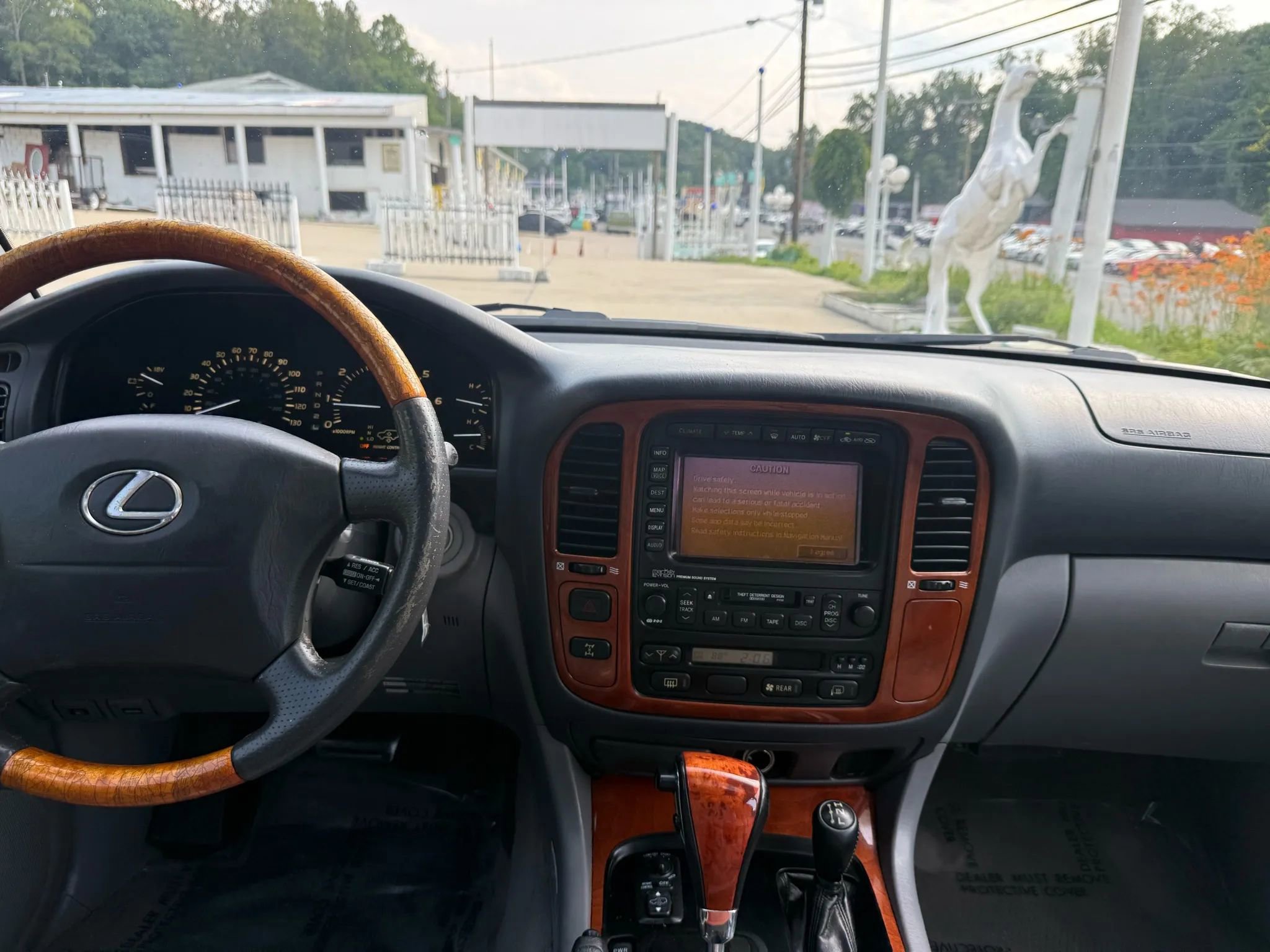 Used 2002 Lexus LX 470 4WD image 32