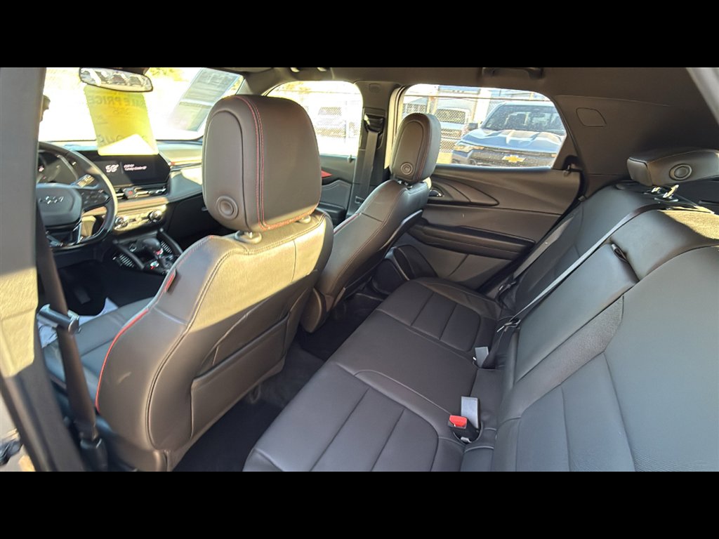 Used 2025 Chevrolet TrailBlazer RS w/ Convenience Package image 22