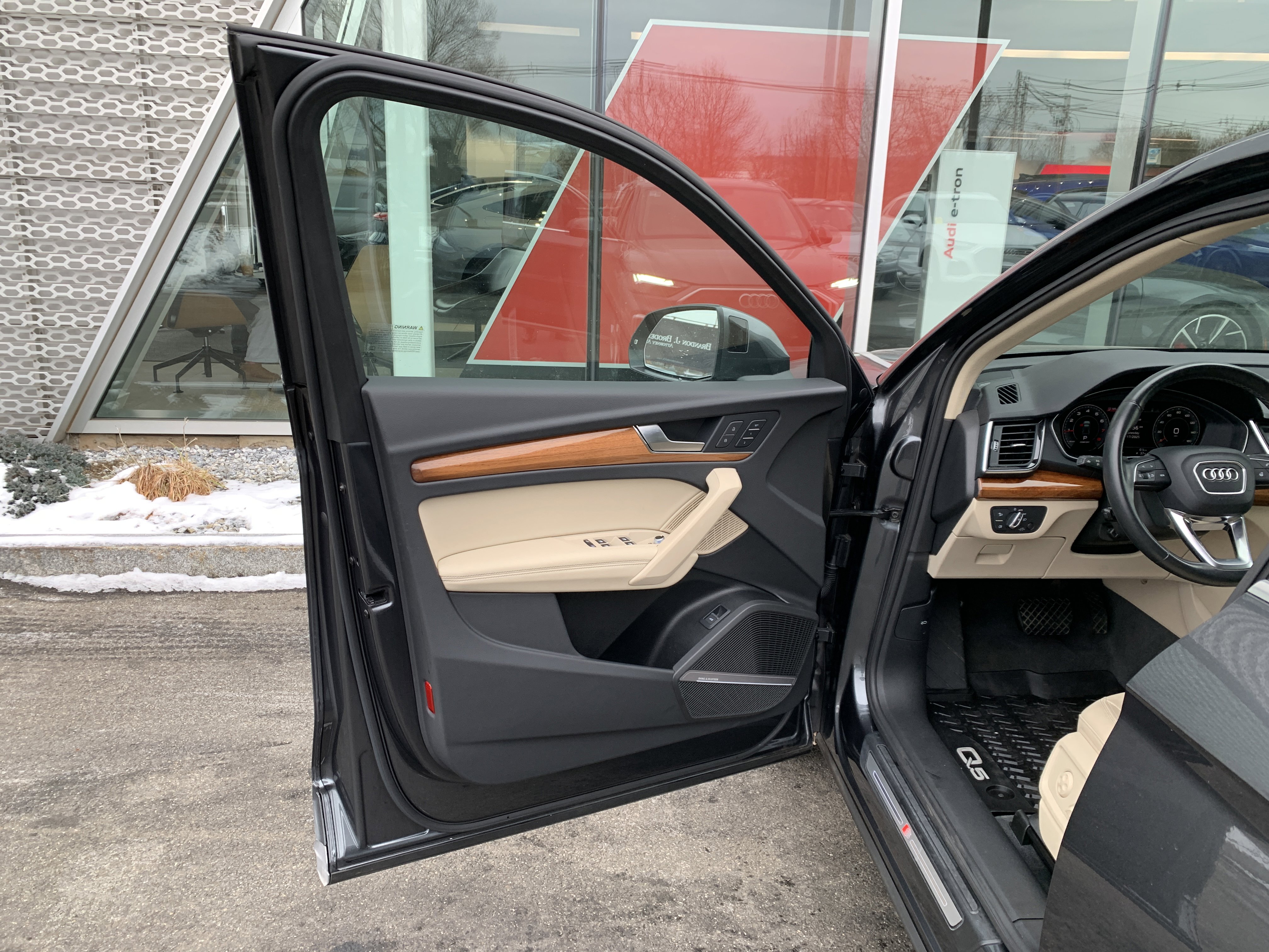 Certified 2023 Audi Q5 2.0T Premium Plus w/ Premium Plus Package image 5