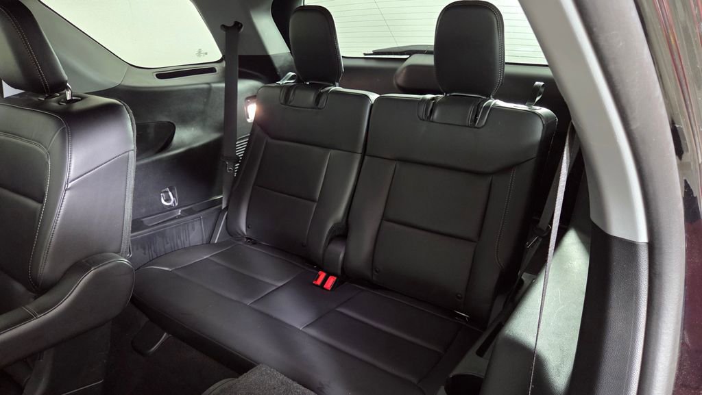 Used 2023 Ford Explorer XLT w/ Equipment Group 202A image 33