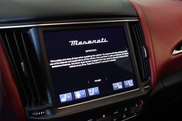 Used 2023 Maserati Levante GT AWD/4WD image 39