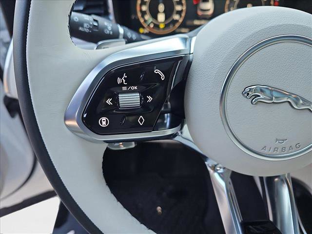 New 2025 Jaguar F-PACE R-Dynamic S image 17