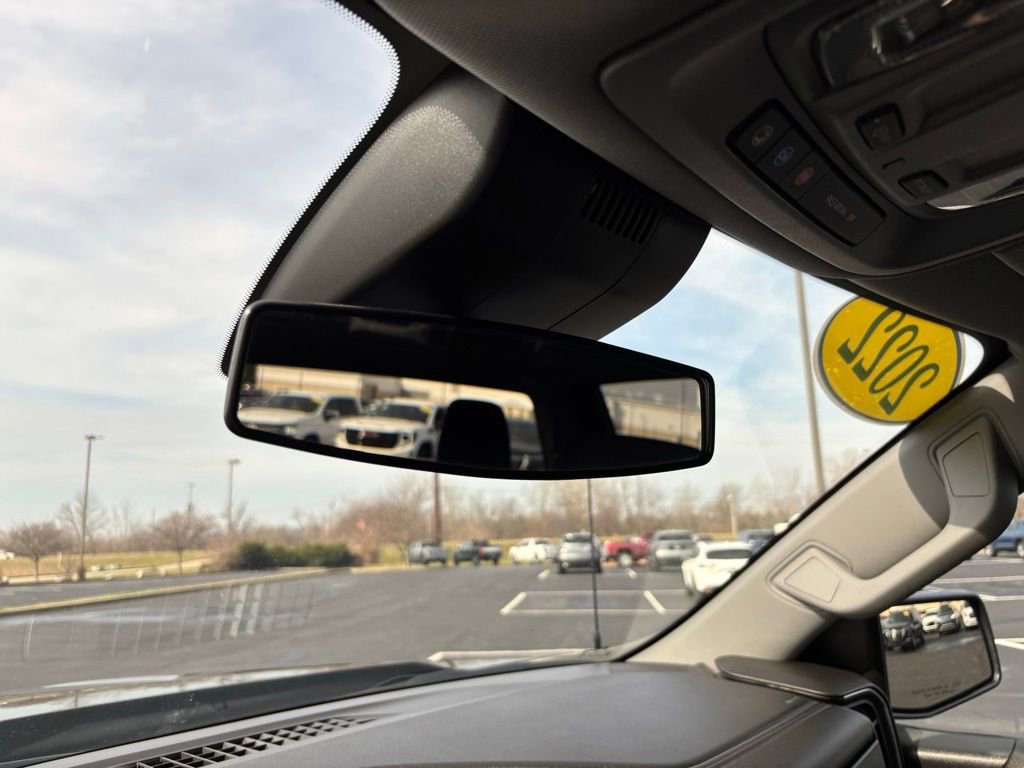 Used 2022 Chevrolet Silverado 1500 LT image 34