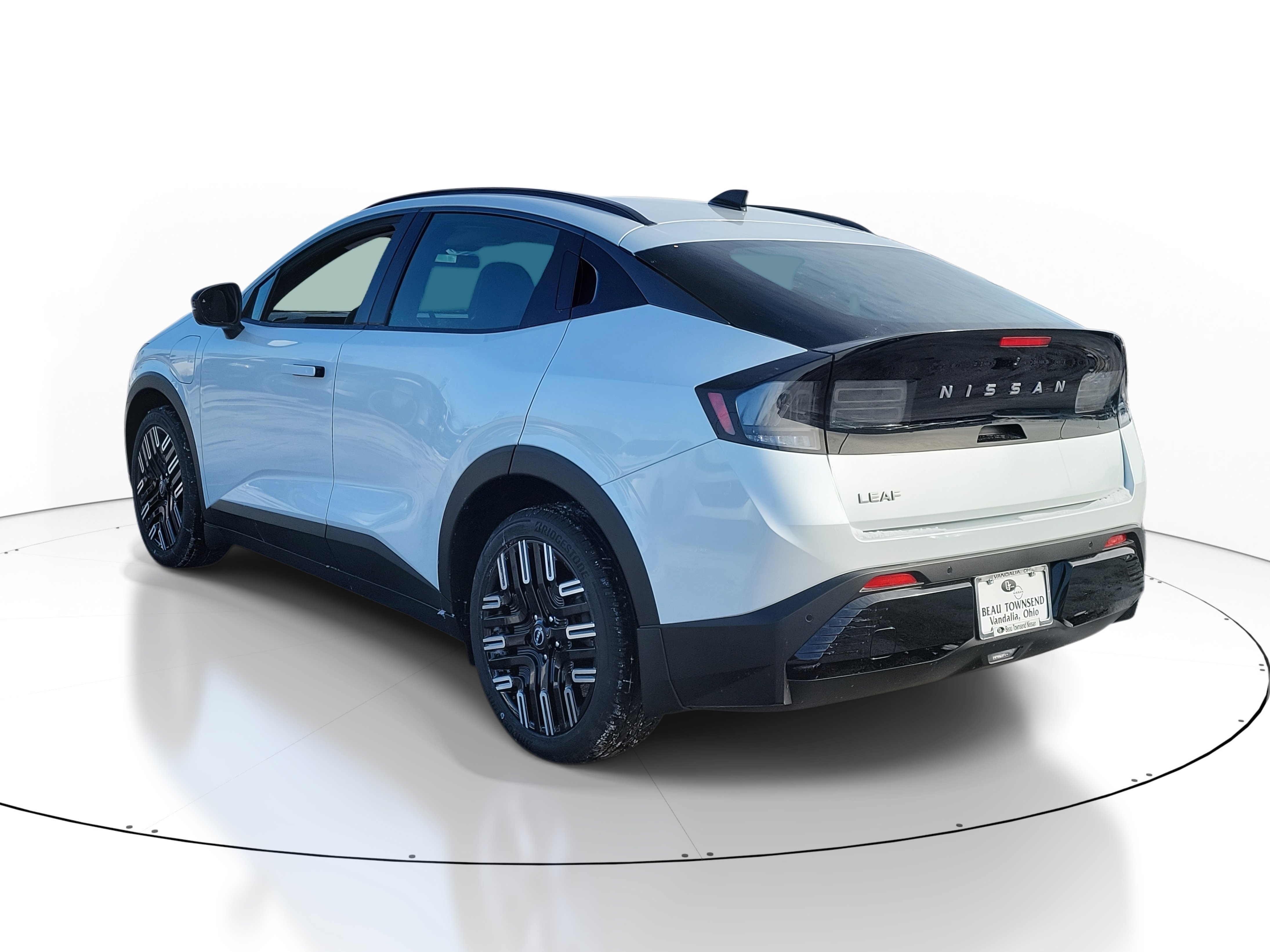 New 2026 Nissan Leaf Platinum+ w/ Cargo Package (Platinum+) FWD image 3