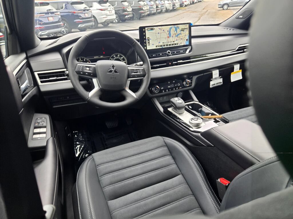 New 2026 Mitsubishi Outlander LE AWD/4WD image 14