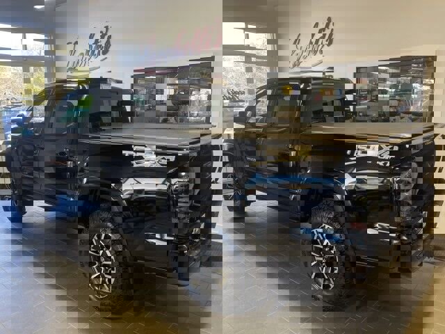 Used 2023 Toyota Tacoma TRD Sport w/ Technology Package image 8