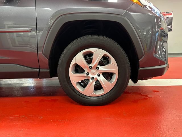 Used 2023 Toyota RAV4 LE AWD/4WD image 29