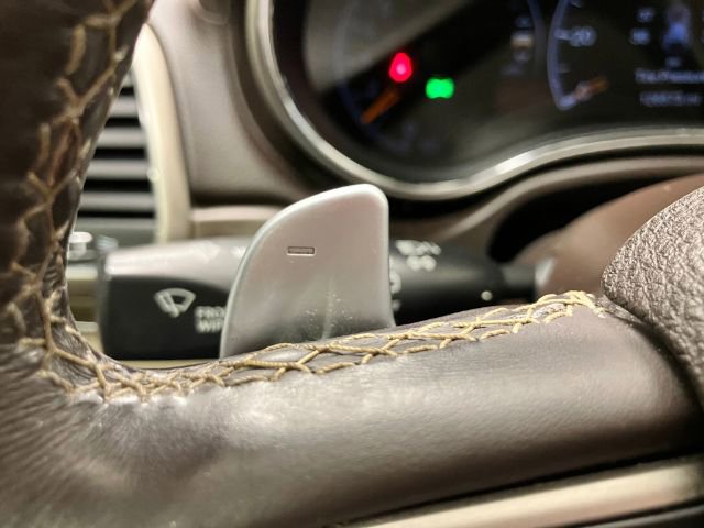 Used 2017 Jeep Grand Cherokee Overland w/ Jeep Active Safety Group image 37