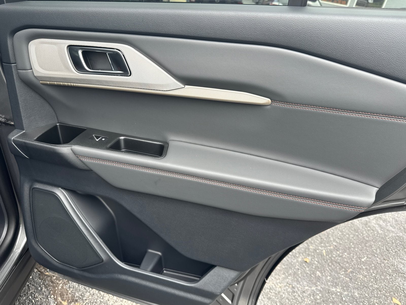 New 2026 Ford Explorer Active RWD image 19